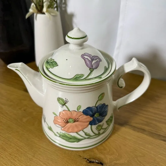 Vintage Villeroy & Boch white, pink, blue & green poppies ceramic Tea Pot - Picture 6 of 8
